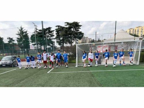 Un allenamento di una squadra nell'ambito del progetto “Legalità Inclusione Sport – L.I.S.”.
