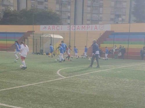 Un allenamento di una squadra nell'ambito del progetto “Legalità Inclusione Sport – L.I.S.”.