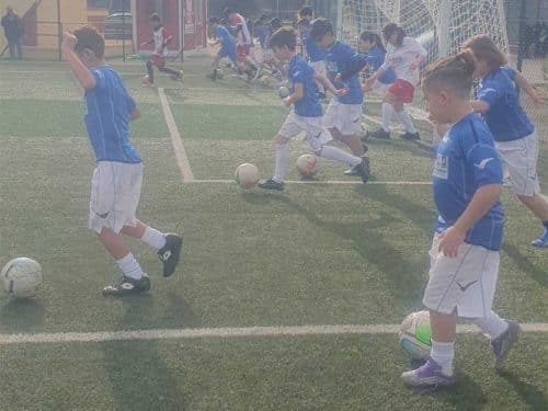 Un allenamento di una squadra nell'ambito del progetto “Legalità Inclusione Sport – L.I.S.”.