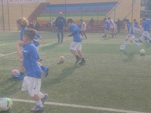 Un allenamento di una squadra nell'ambito del progetto “Legalità Inclusione Sport – L.I.S.”.